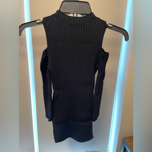 ❌SOLD❌ Maje - Manu cut out shoulder ribbed knit top. In size small. Gently worn. - Picture 3 of 5